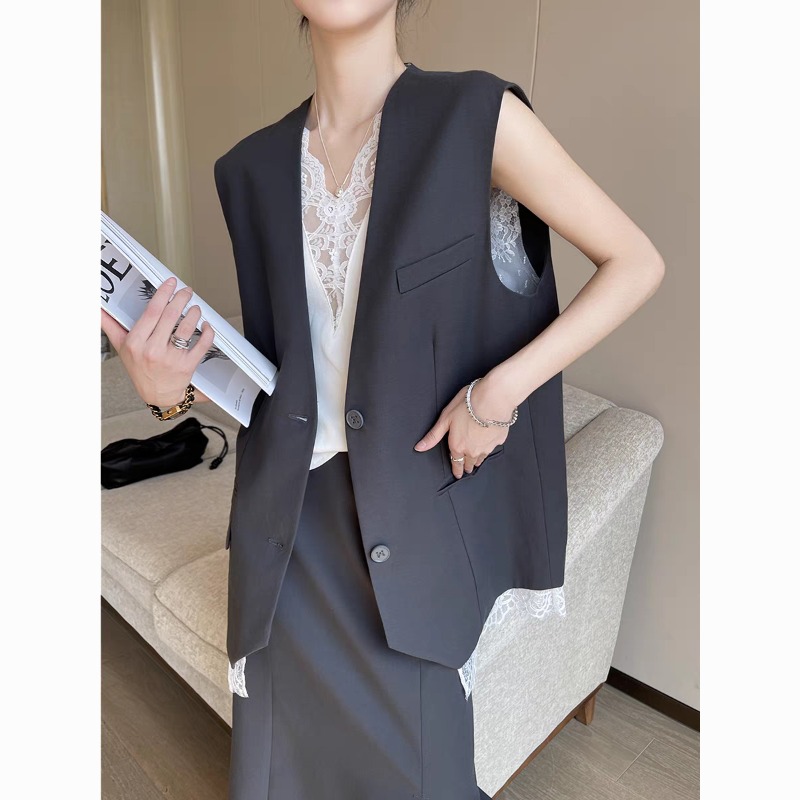 Stacked V-Neck Lace Vest 2026  - Suspender Tank Top บทวิจารณ์และราคา